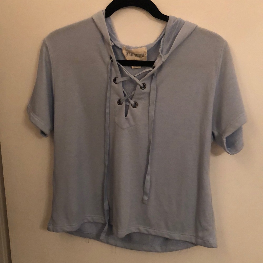 Light blue cropped T shirt